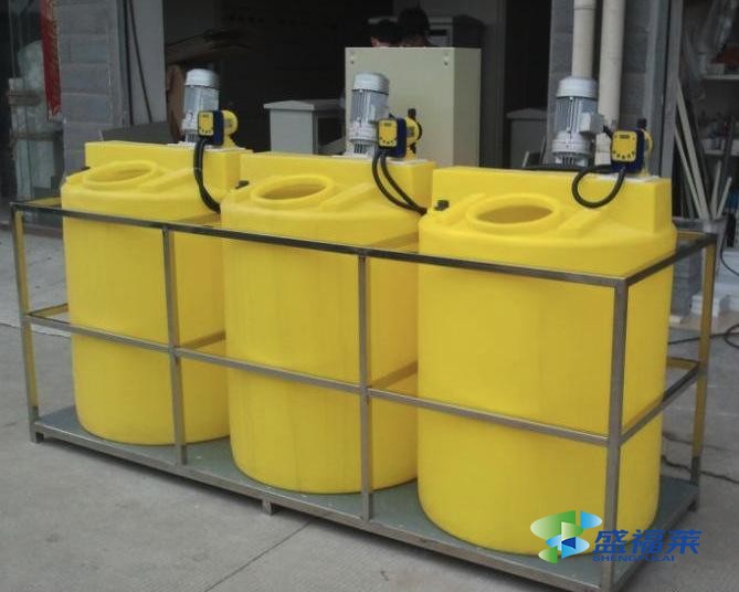 絮凝劑用離心機(jī)的投加點的選擇及投加量（離心機(jī)投加絮凝劑的方法）